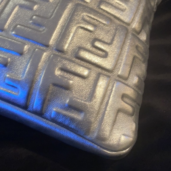 ! RARE FIND ! Brand new FENDI ‘Flap Foldover’ Bag in silver FF Mirror leather. - Picture 10 of 13